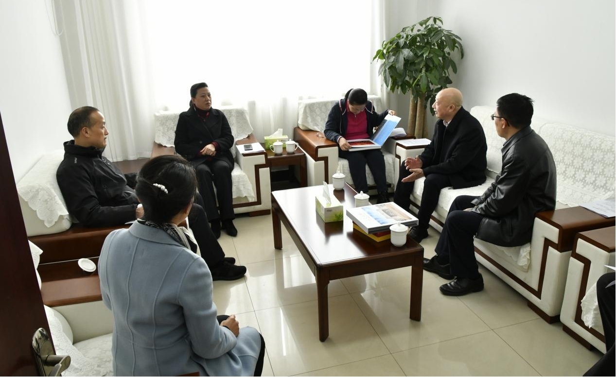 市人大常委会主任鞠丽带队到 市农业农村局、市经济和信息化局调研